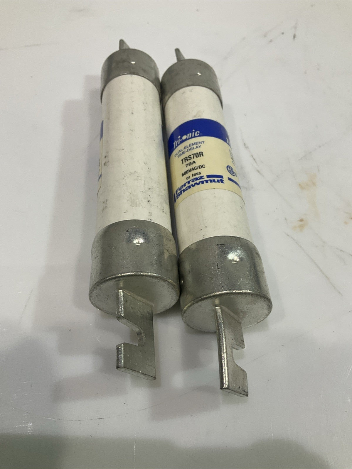 FERRAZ SHAWMUT TRS70R 70A DUAL-ELEMENT TIME DELAY FUSE LOT OF 2 Z2M