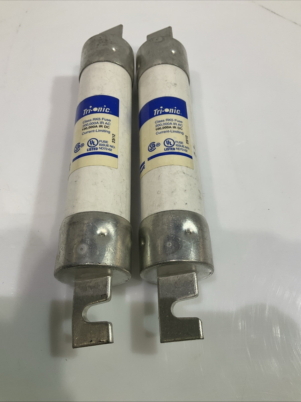 FERRAZ SHAWMUT TRS70R 70A DUAL-ELEMENT TIME DELAY FUSE LOT OF 2 Z2M