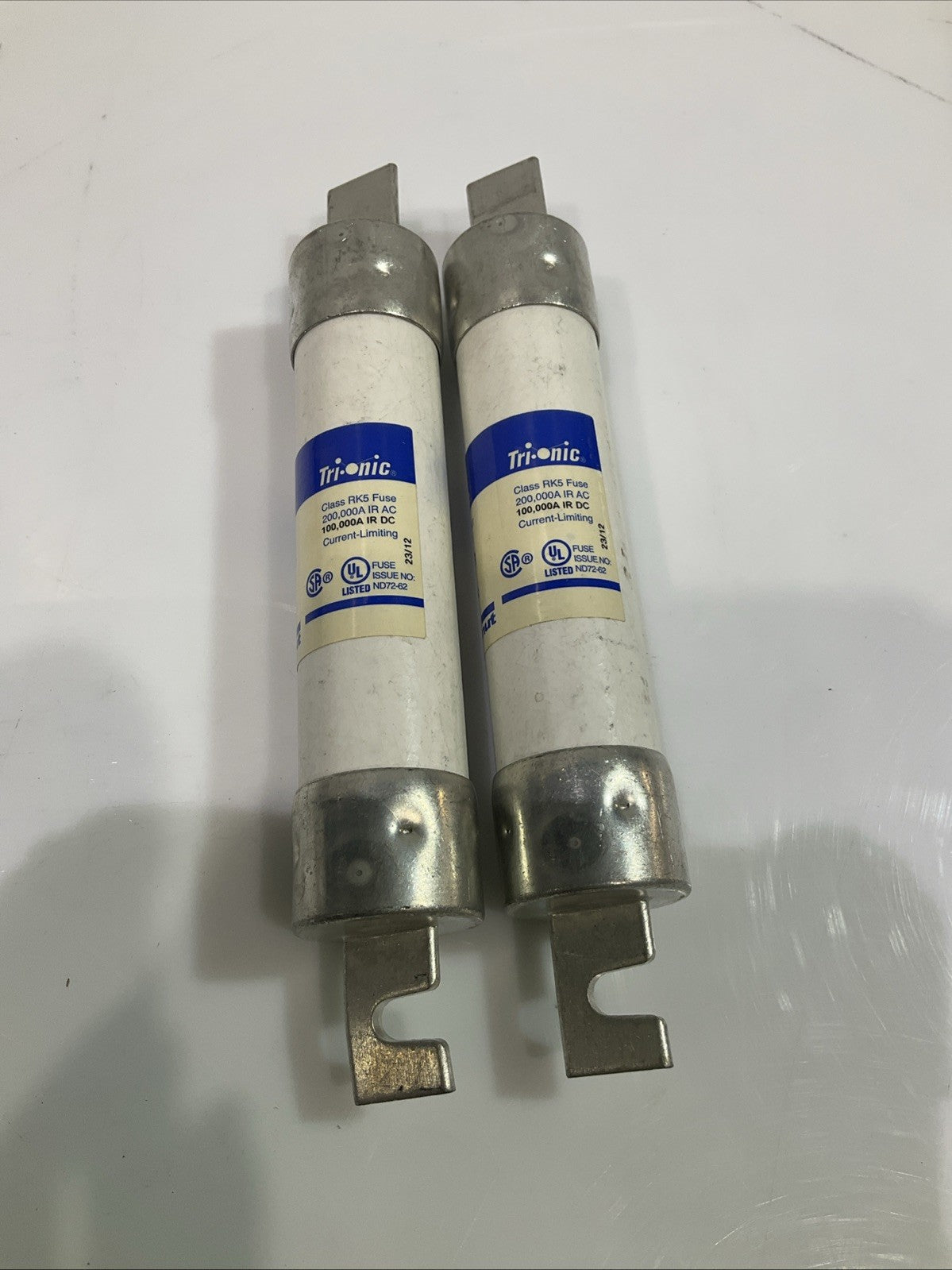 FERRAZ SHAWMUT TRS70R 70A DUAL-ELEMENT TIME DELAY FUSE LOT OF 2 Z2M