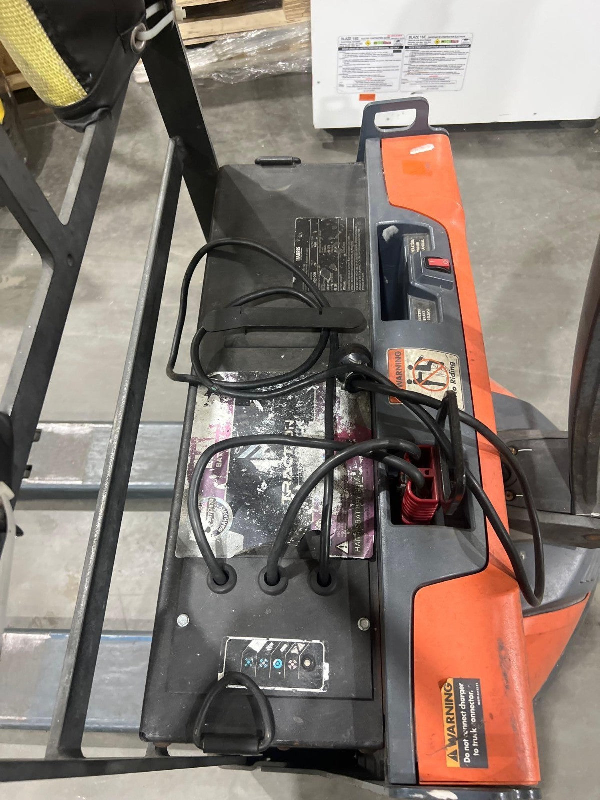 2021 TOYOTA PALLET JACK MODEL 8HBW23, ELECTRIC, 24V, MAX CAPACITY 4500LBS