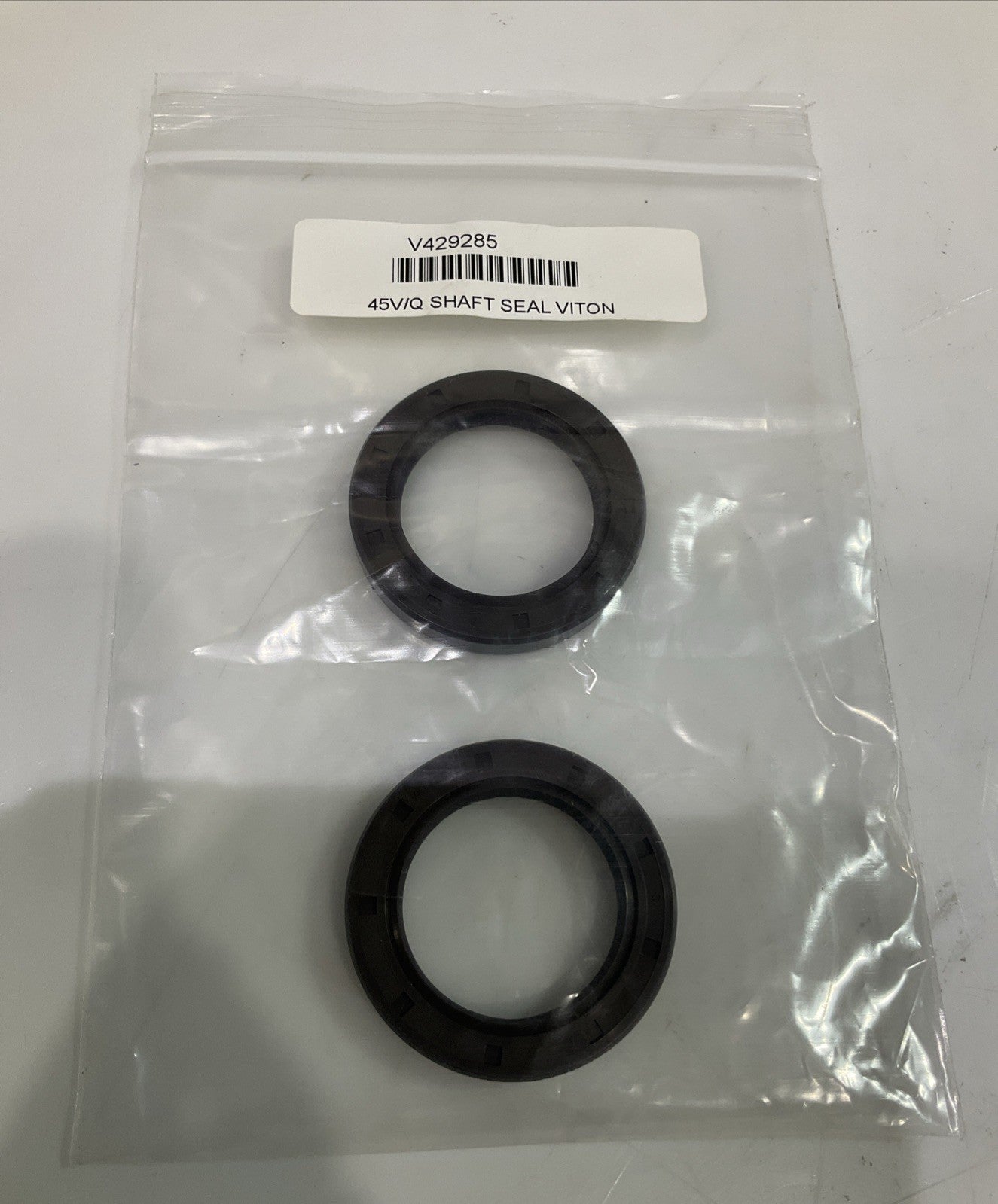EATON-VICKERS 429285 45V/Q SHAFT SEAL VITON LOT OF 2 Z2M