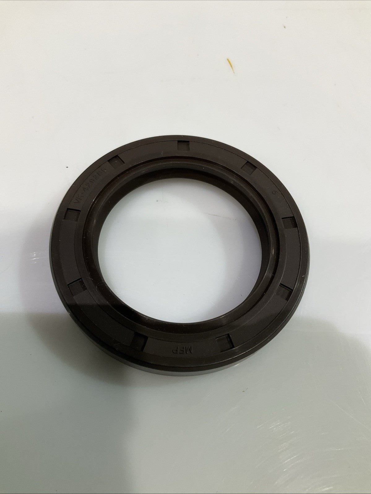 EATON-VICKERS 429285 45V/Q SHAFT SEAL VITON LOT OF 2 Z2M