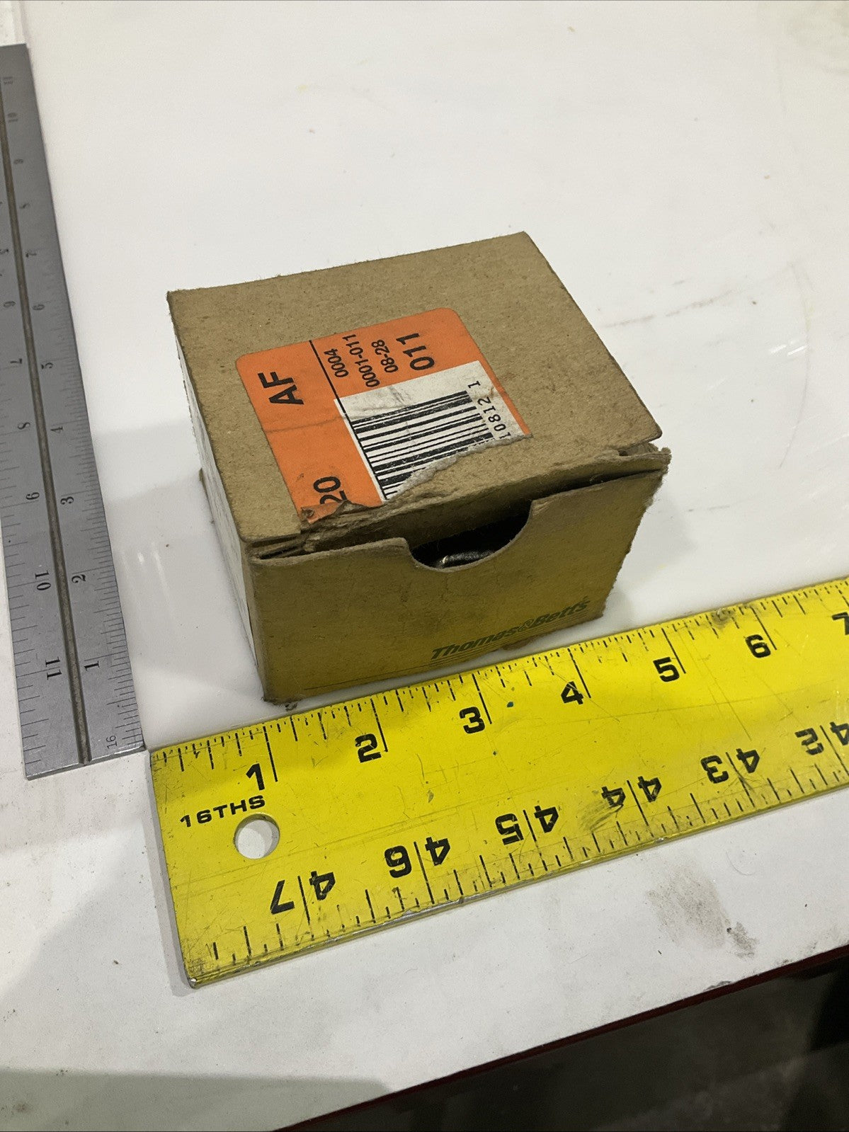 THOMAS & BETTS 541472BS HOLE STAND RELLED COOPER LOT OF 20 Z2M