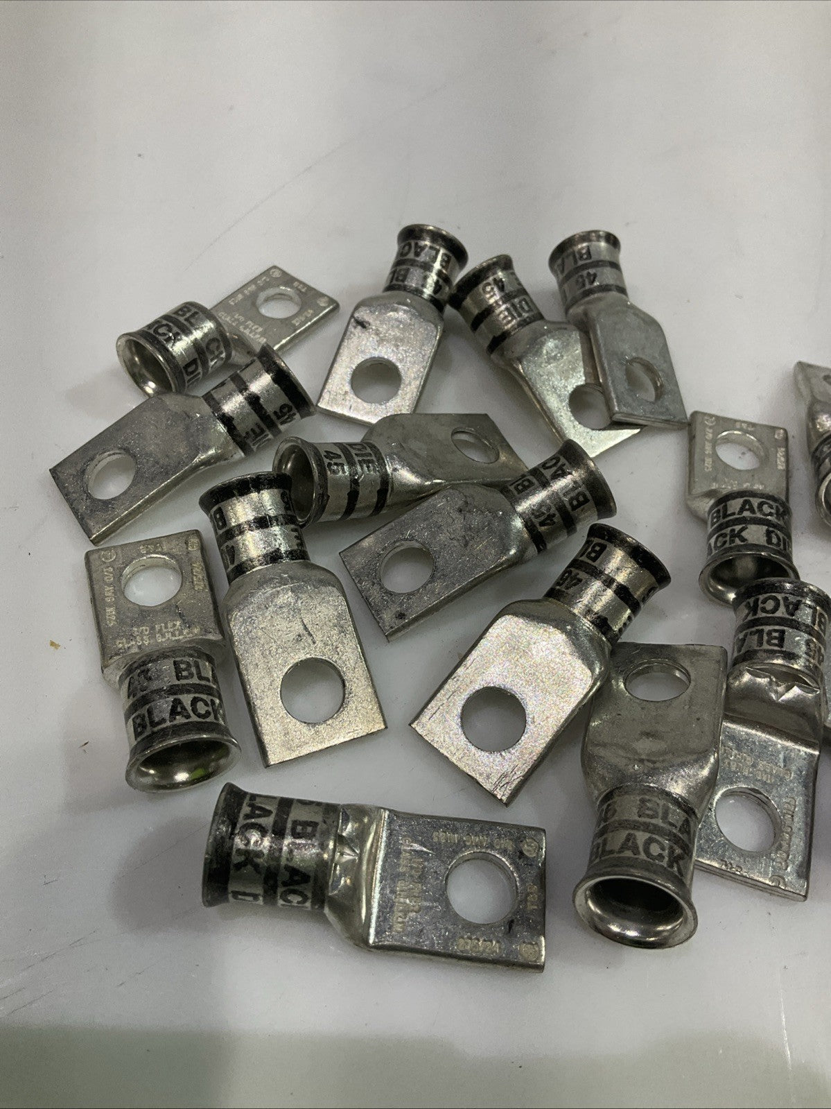 THOMAS & BETTS 5411010BS HOLE STANDARD BELLED BARREL LOT OF 16 Z2M