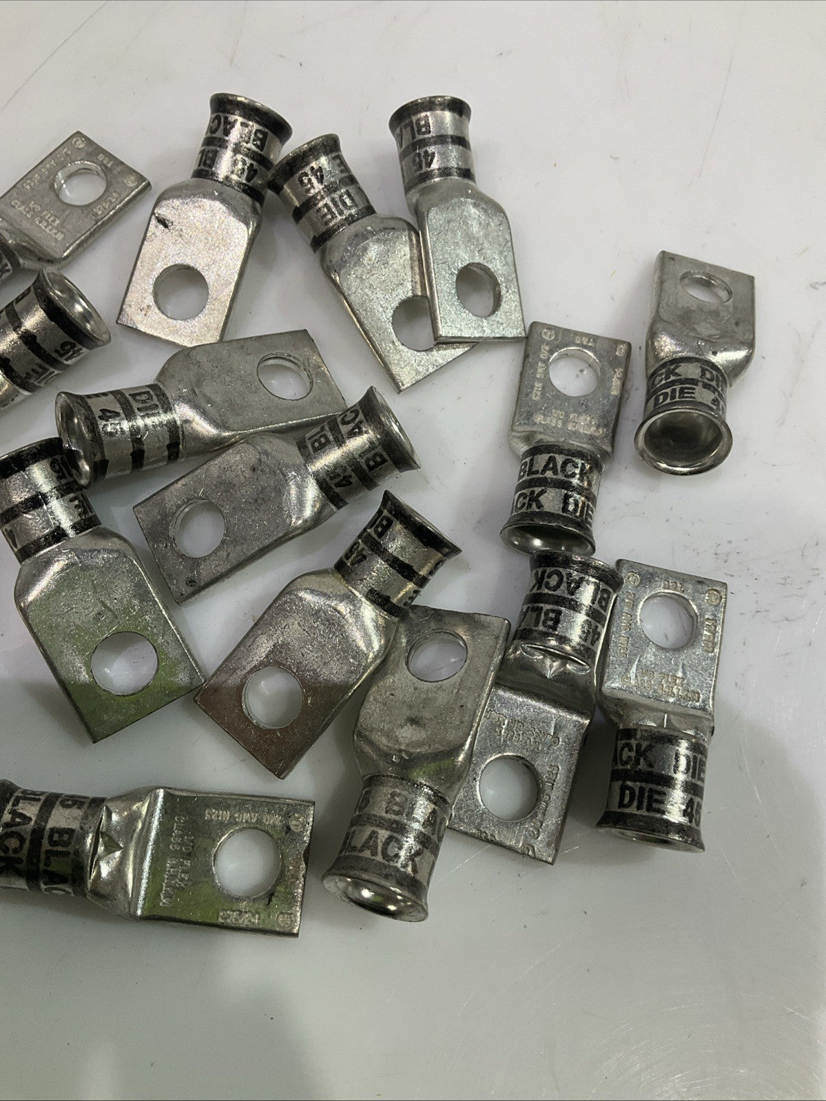 THOMAS & BETTS 5411010BS HOLE STANDARD BELLED BARREL LOT OF 16 Z2M