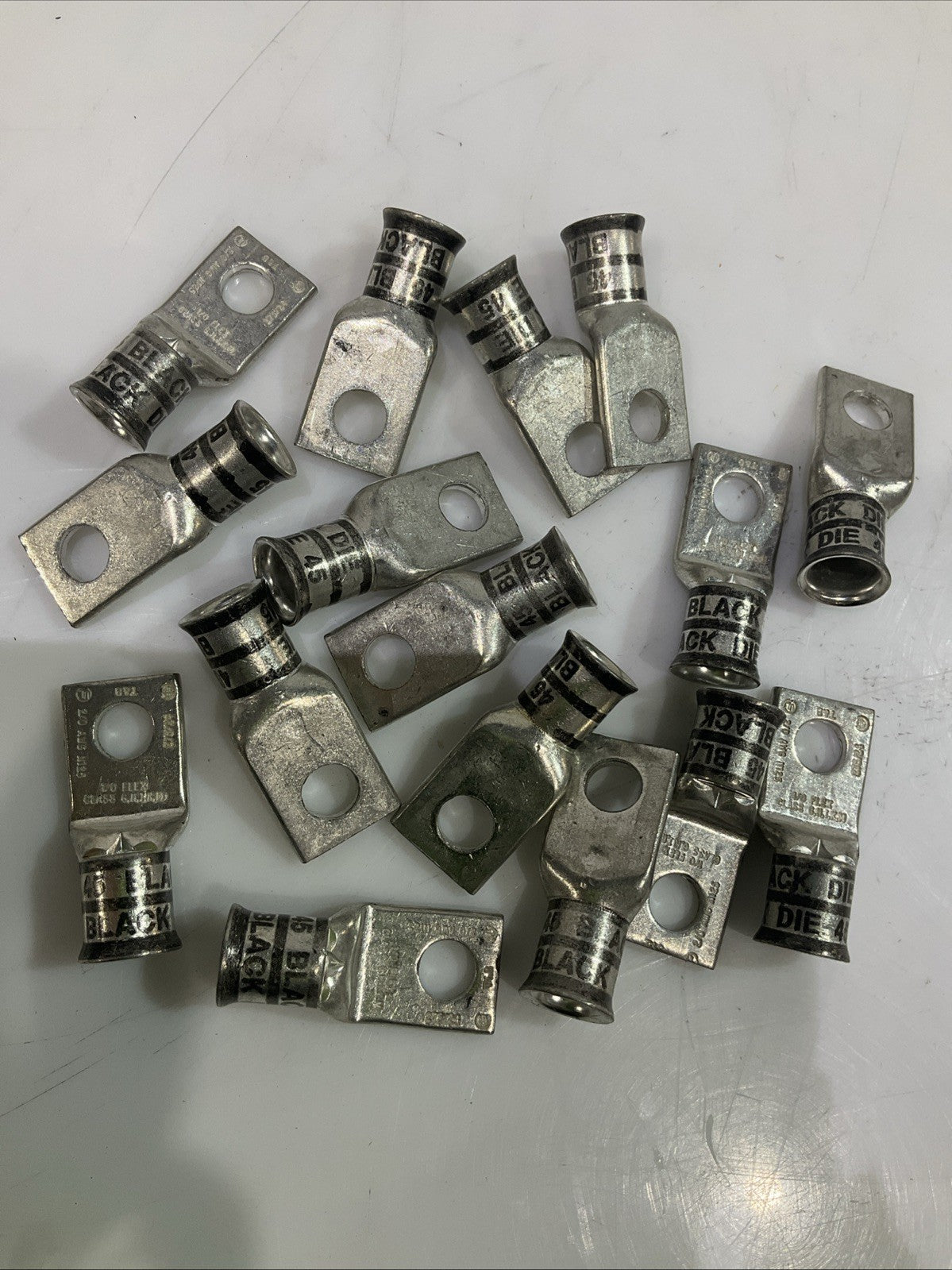 THOMAS & BETTS 5411010BS HOLE STANDARD BELLED BARREL LOT OF 16 Z2M