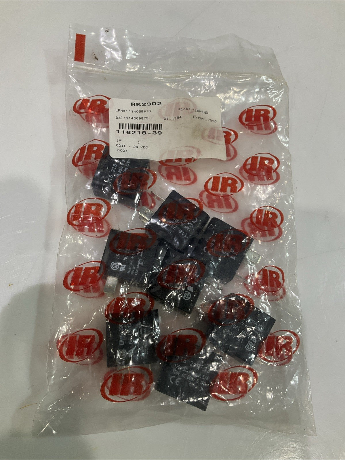 IR 116-218-33 SOLENOID VALVE COIL 120VDC 50/60HZ LOT OF 8 Z2M