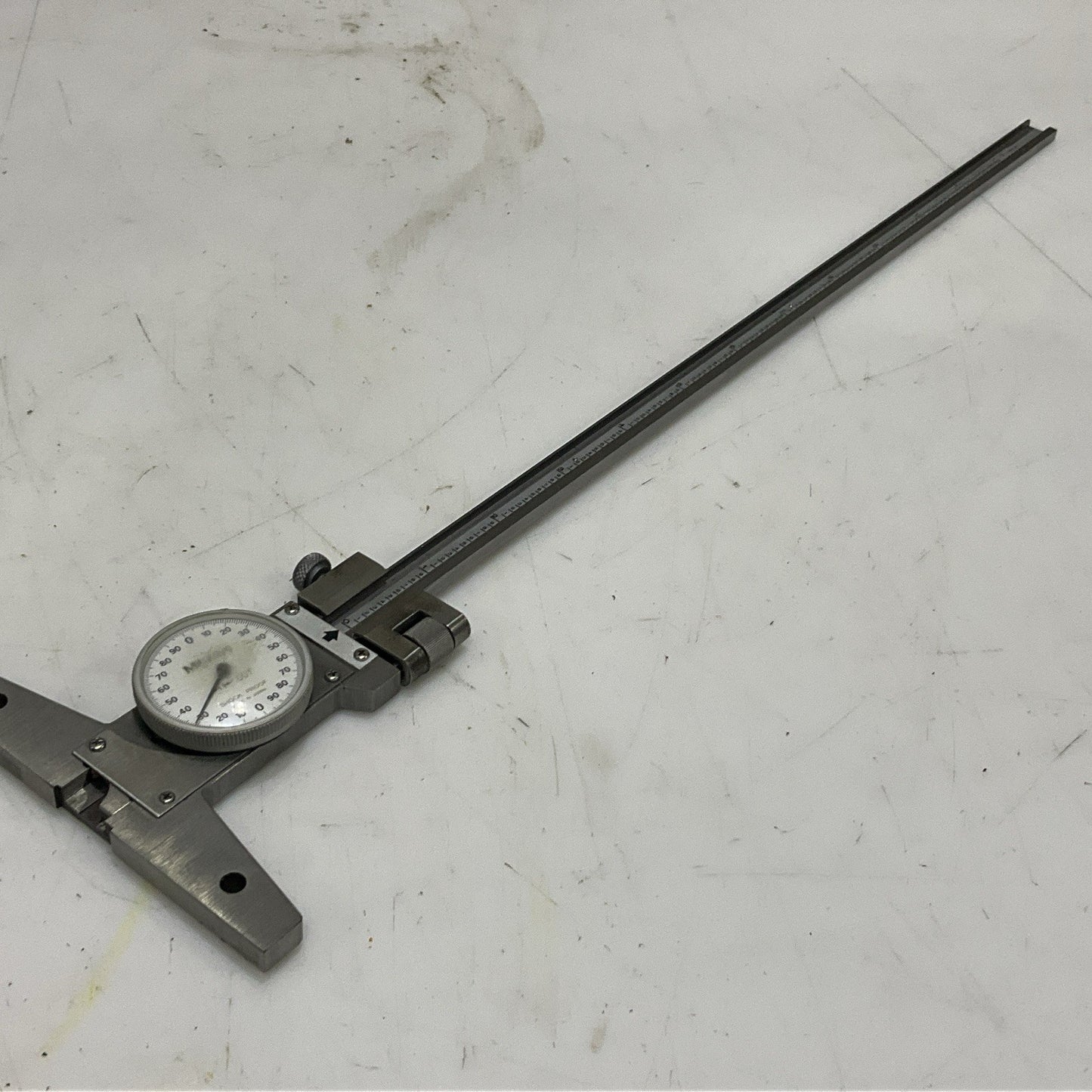 MITUTOYO 159775 12 IN CALIPER WITH CASE PN 31 STAINLESS STEEL .001 IN Z2M