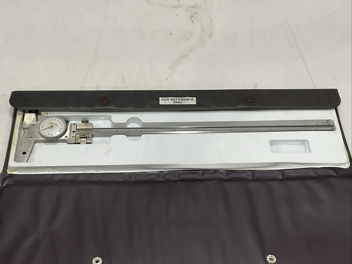 MITUTOYO 159775 12 IN CALIPER WITH CASE PN 31 STAINLESS STEEL .001 IN Z2M