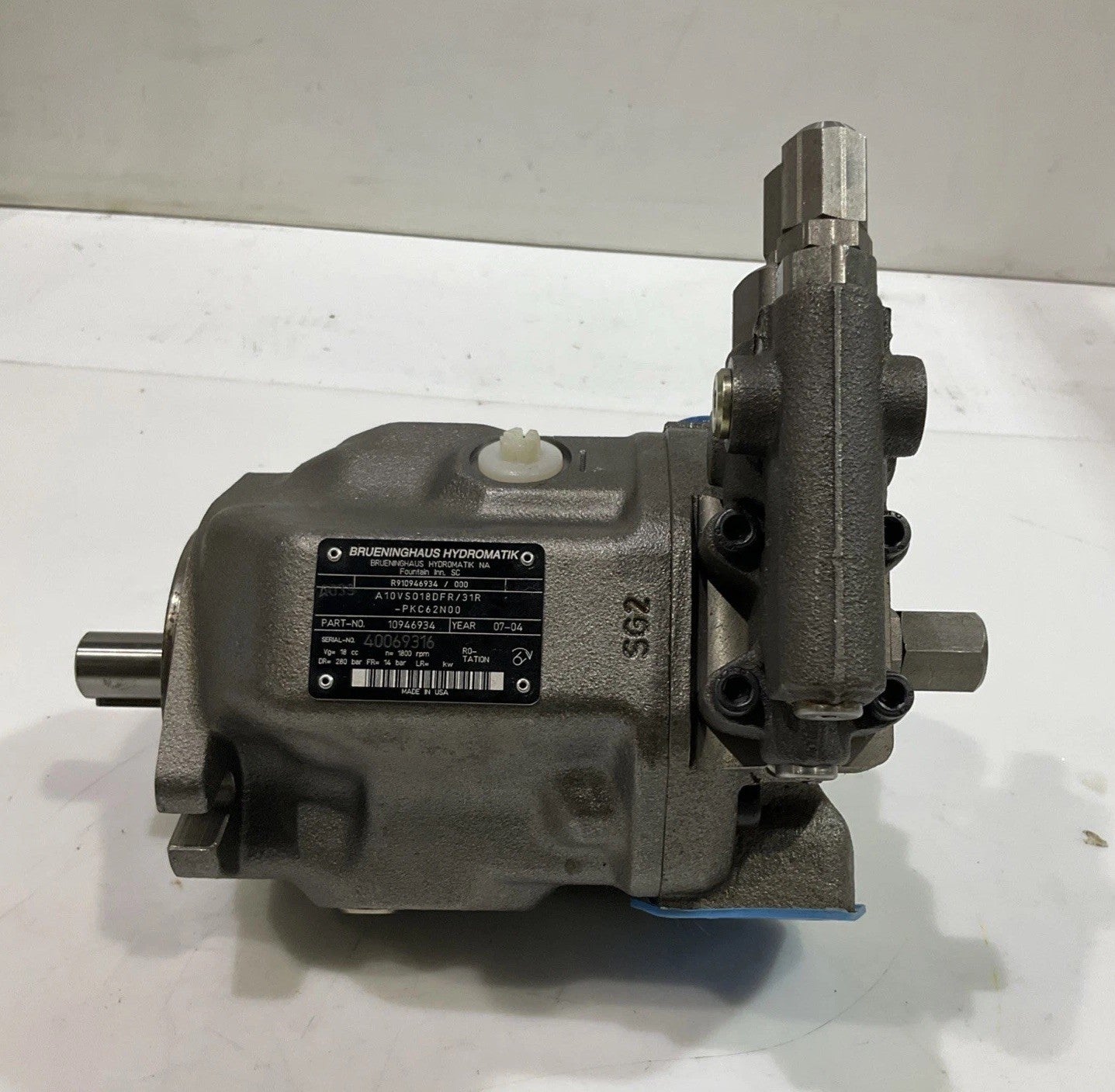 BRUENINGHAUS HYDROMATIK R910946934 SN 40069316 HYDRAULIC PISTON PUMP Z2M