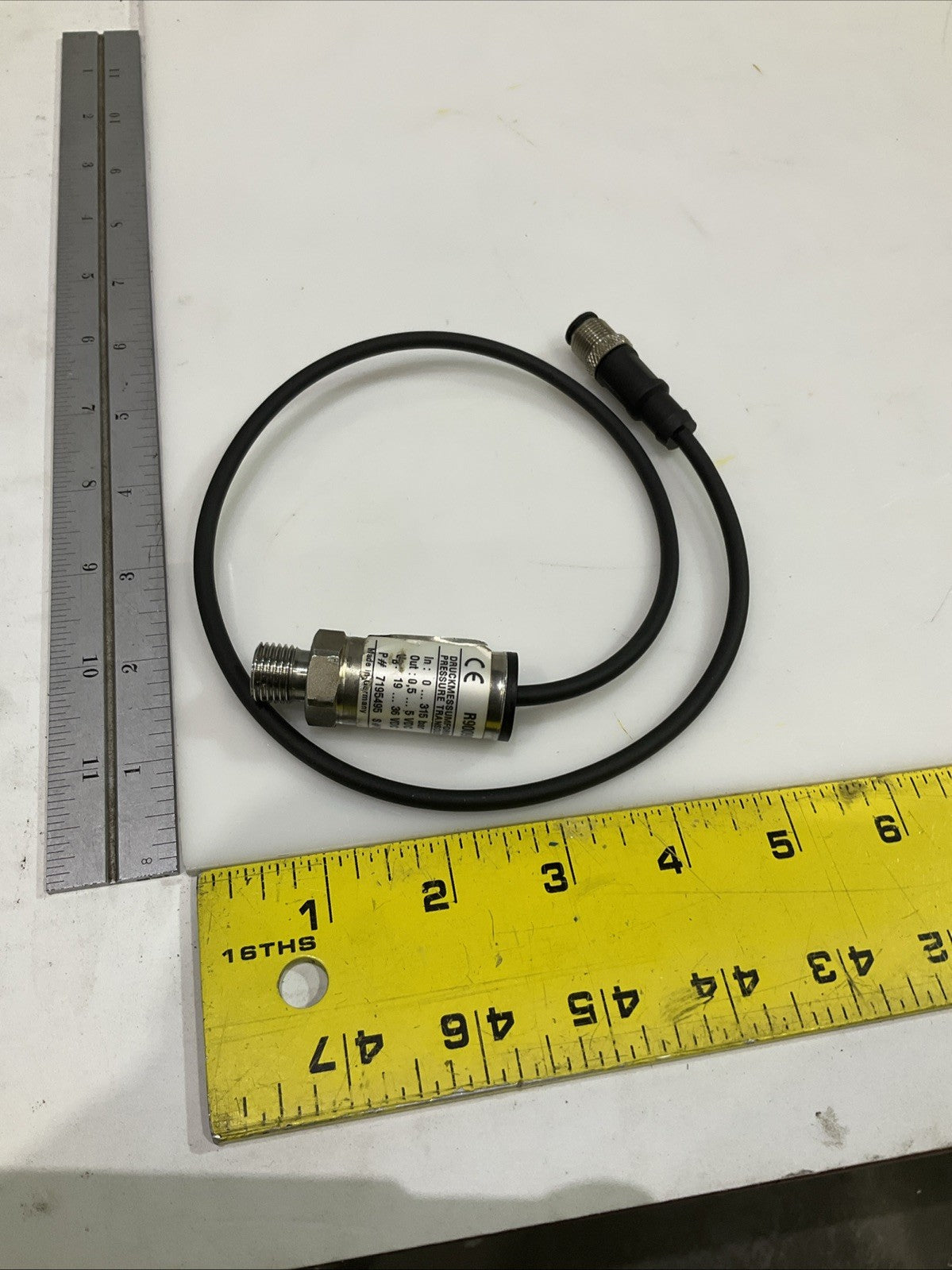 REXROTH R900985335 PRESSURE TRANSDUCER 36VDC Z2M