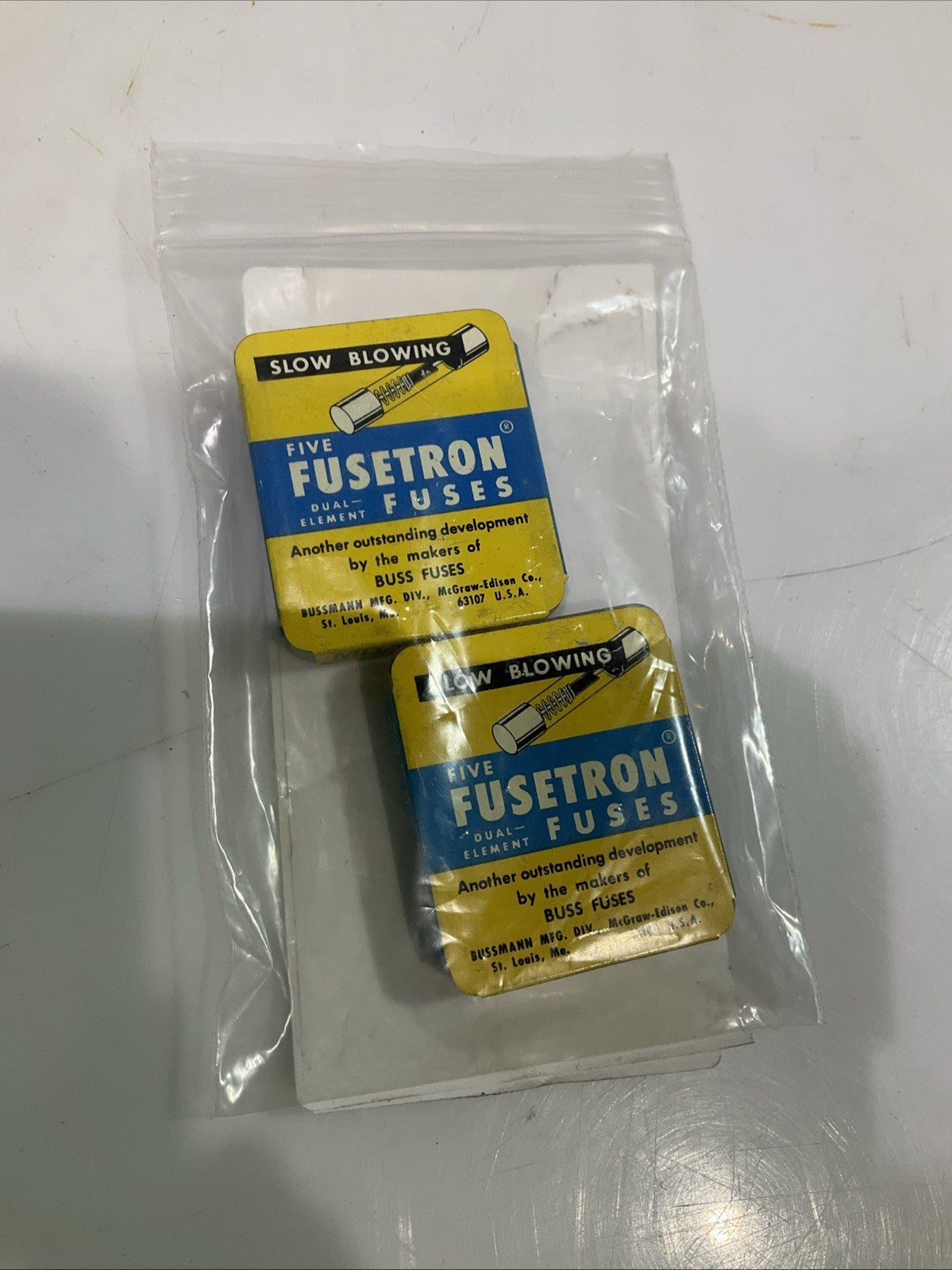 EATON FUSETRON MDA1/10 SLOW-BLOW CERAMIC FUSE LOT OF 9 Z2M