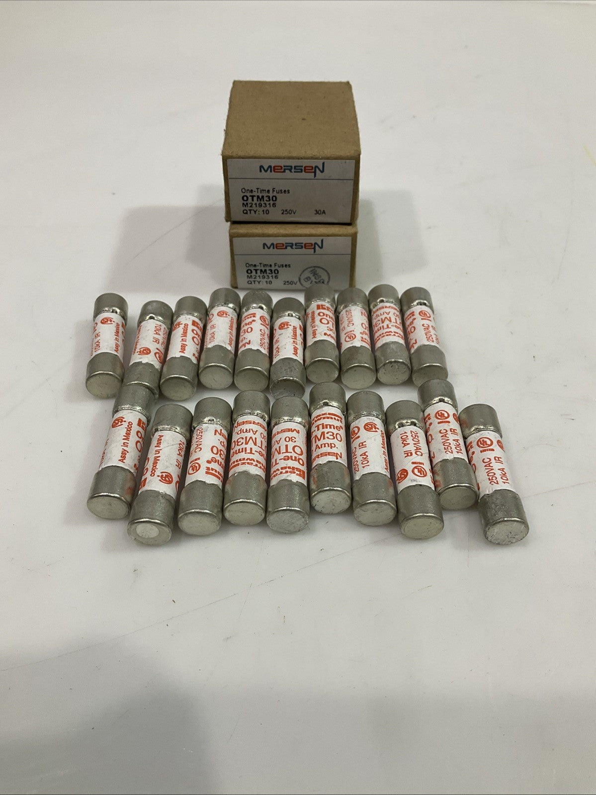 MERSEN- FERRAZ SHAWMUT OTM30 MIDGET FAST ACTING FUSE 30AMP LOT OF 20 Z2M