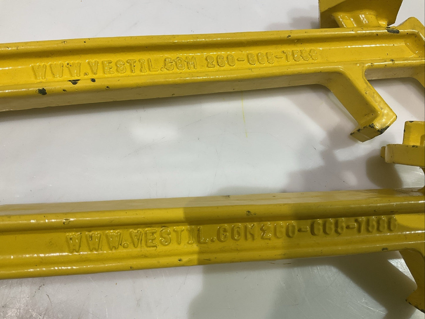 VESTIL PDL-800-M MULTI-PURPOSE OVERHEAD DRUMP LIFTERS/WRENCHES ZET OF 3 Z2M