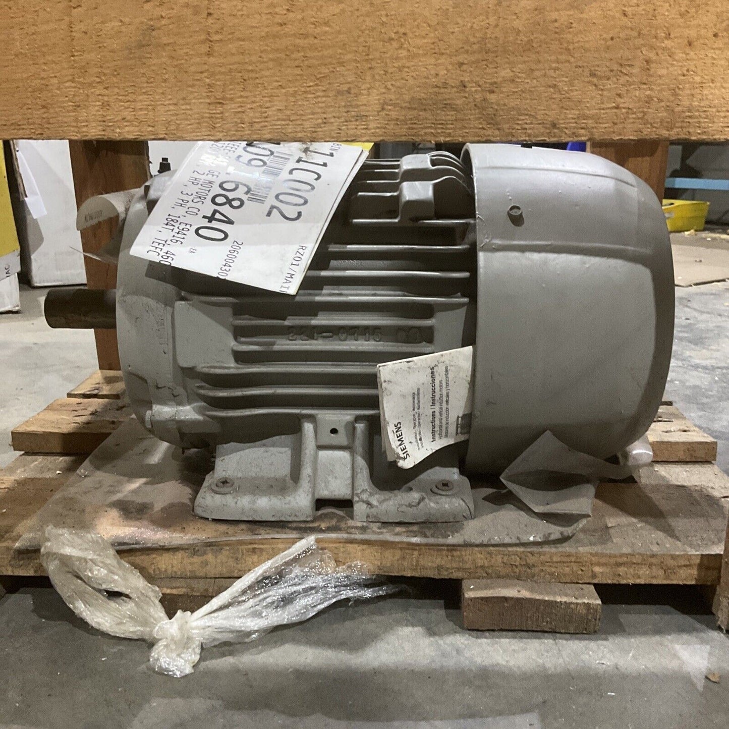 SIEMENS 1LE24211CC312AA3 MOTOR TYPE SD100 IEEE 60 HZ 480V 3 PH 1200 RPM 678
