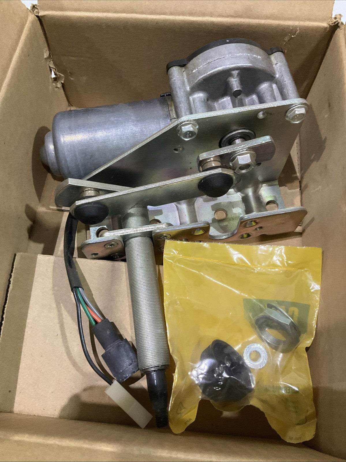 CAT-CATERPILLAR 224-6184 ES WIPER MOTOR ASSEMBLY Y2M
