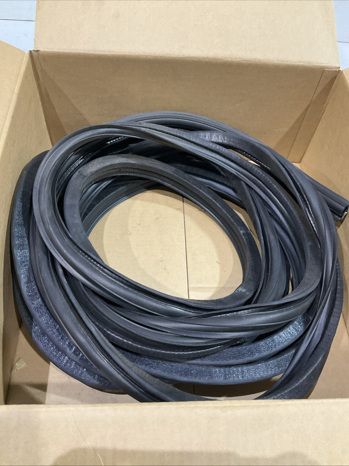 CAT-CATERPILLAR 3E-3805 N CAB DOOR BULK SEAL Y2M