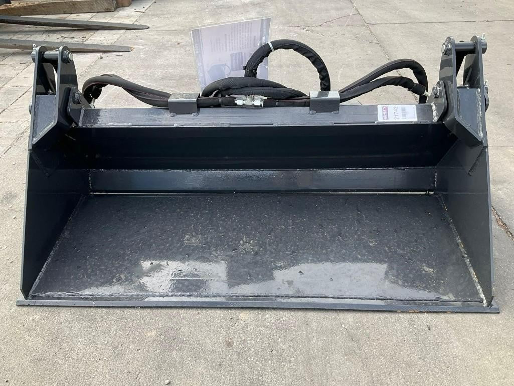 UNUSED 2025 WOLVERINE MCB-11-48W MINI COMBINATION SKID STEER BUCKET ATTACHMENT