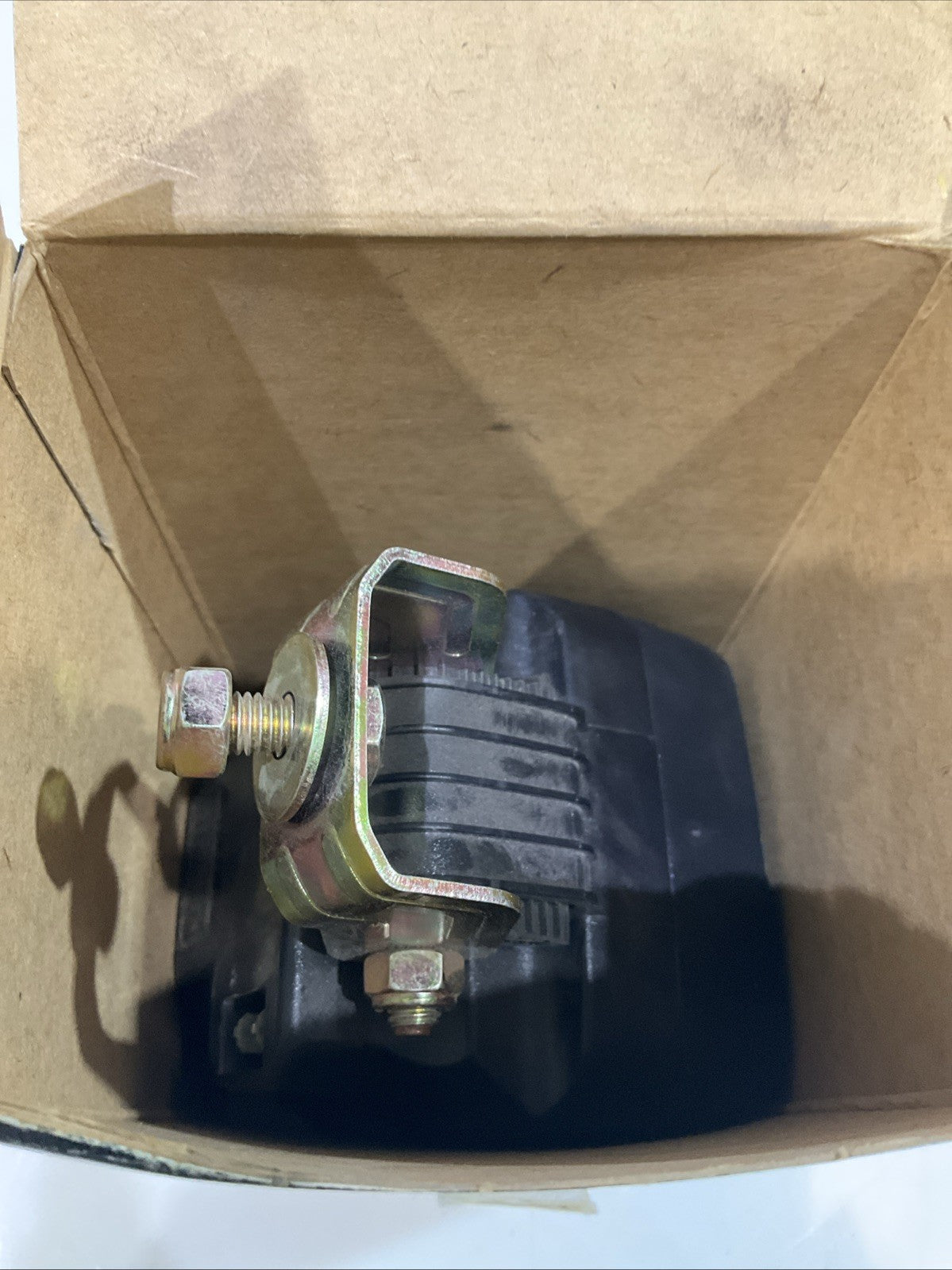 CAT-CATERPILLAR 168-6410 F 12V LAMP G ASSEMBLY LOT OF 2 Y2M