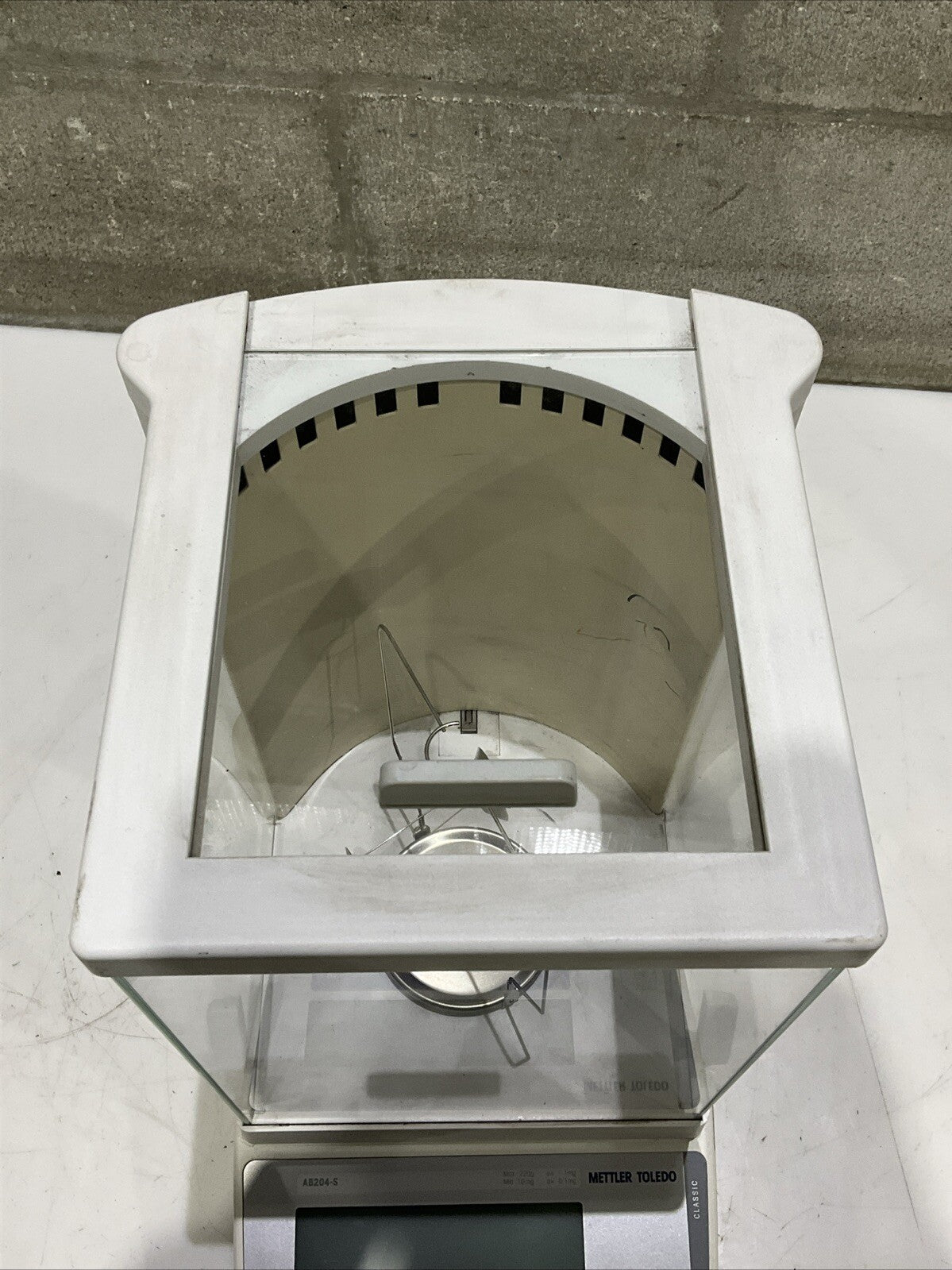METTLER TOLEDO AB204-S ANALYTICAL BALANCE 8-14.5V 50/60HZ 11.6.18.415.184-0 373