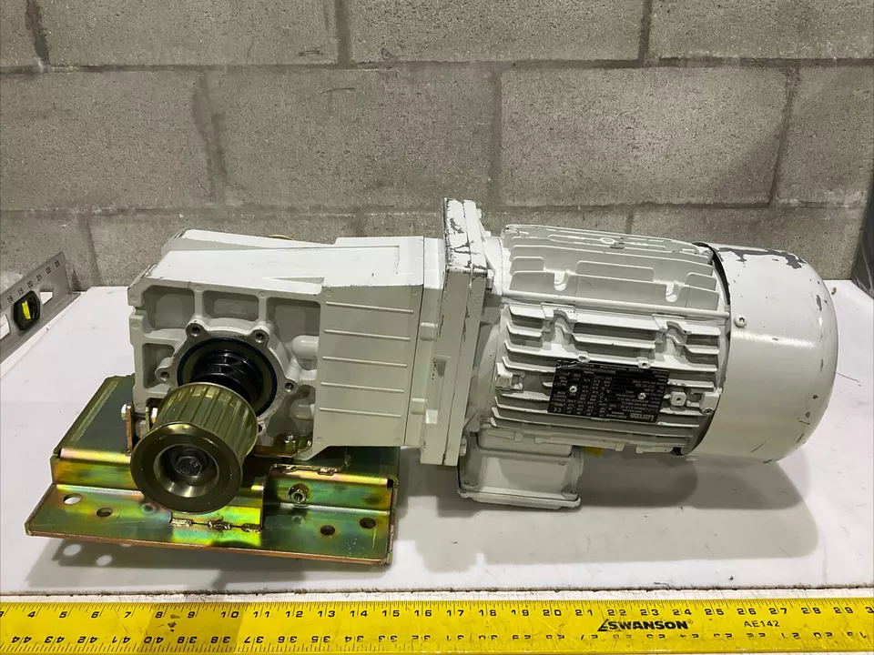LENZE EN60034 GKR05-2M HAR 100C12 MDEMAXX 100-12 U GEARBOX MOTOR U3S