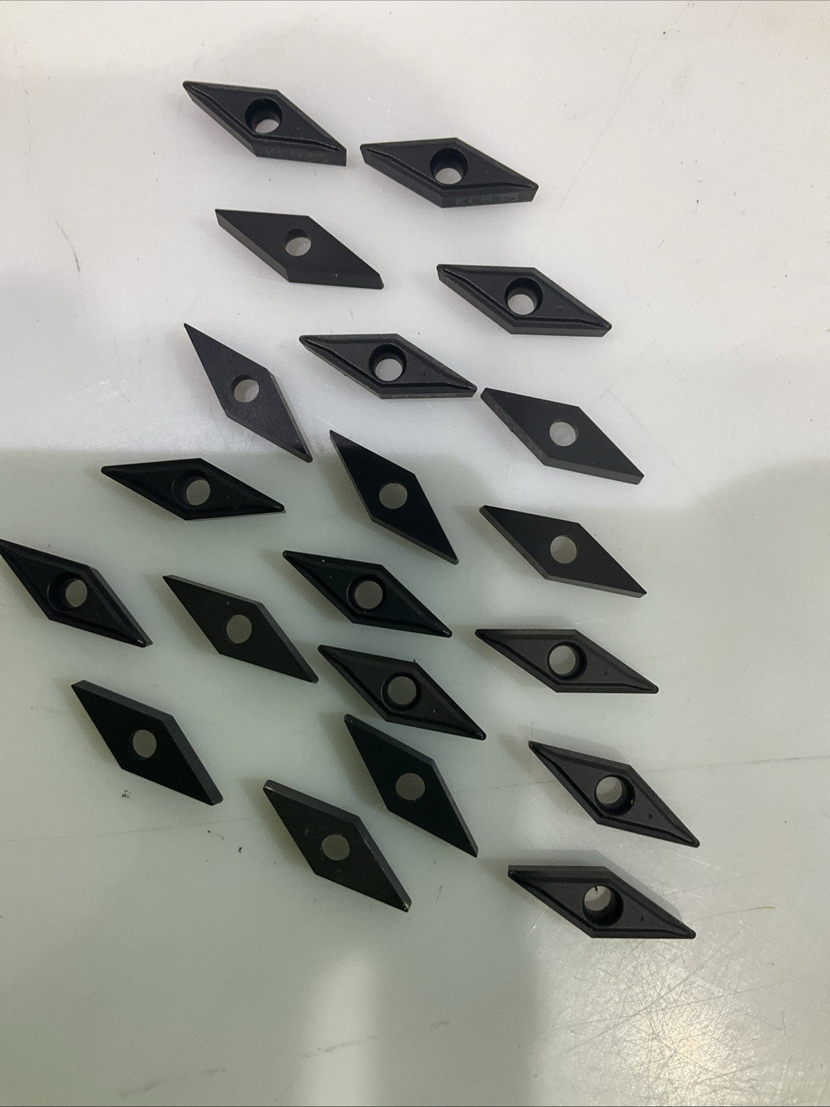 KENNAMETAL VBMT221LF KC935 CARBIDE INSERT LOT OF 20 Y2M