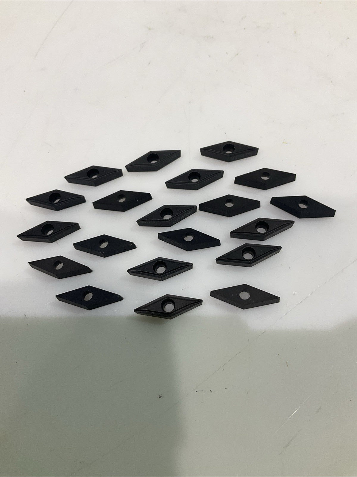 KENNAMETAL VBMT221LF KC935 CARBIDE INSERT LOT OF 20 Y2M