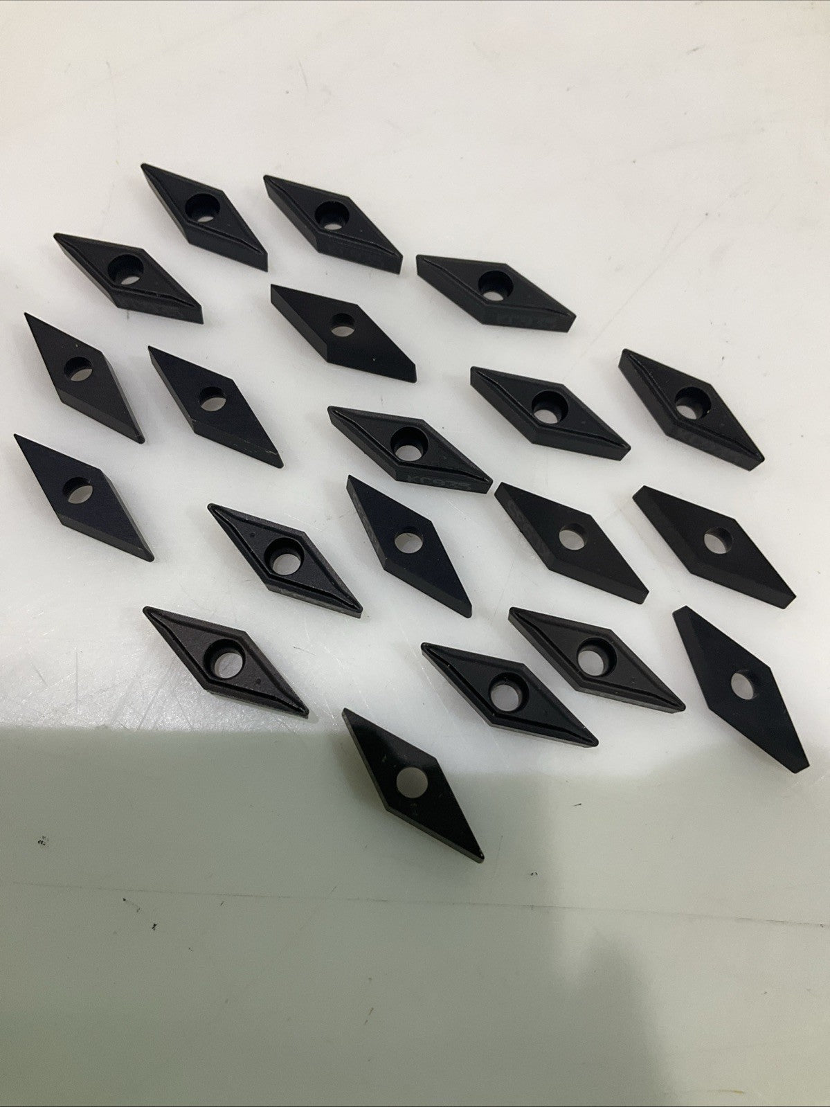 KENNAMETAL VBMT221LF KC935 CARBIDE INSERT LOT OF 20 Y2M