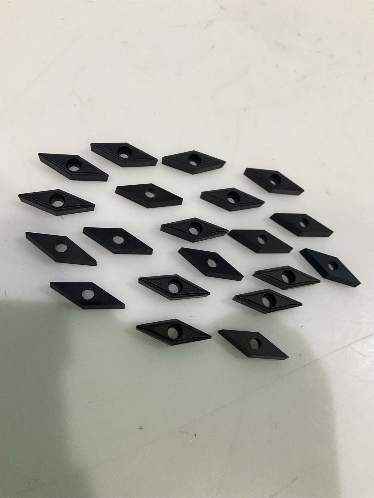 KENNAMETAL VBMT221LF KC935 CARBIDE INSERT LOT OF 20 Y2M