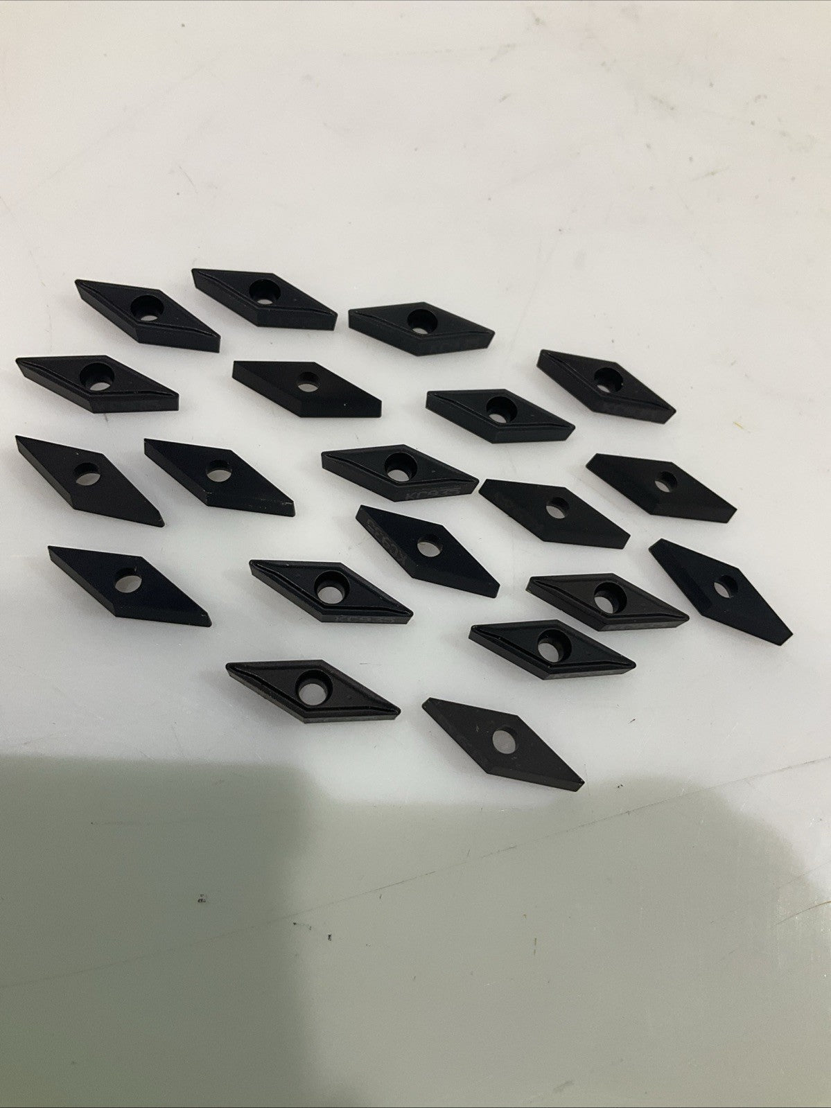 KENNAMETAL VBMT221LF KC935 CARBIDE INSERT LOT OF 20 Y2M