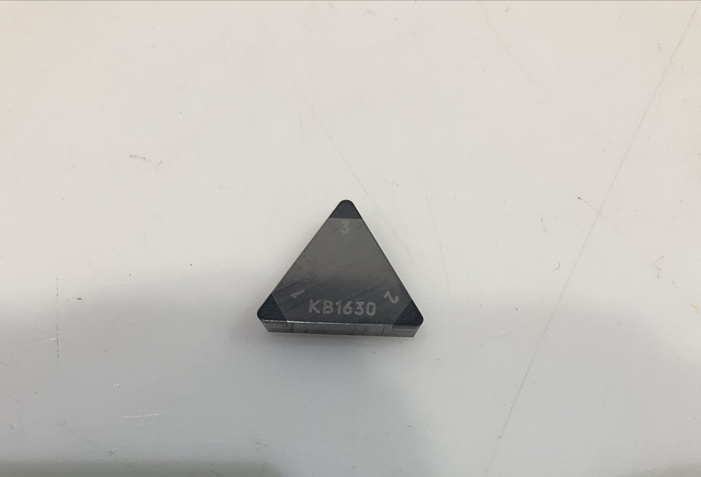 KENNAMETAL TPG322S0415MT KB1630 PCBN TURNING INSERT LOT OF 2 Y2M