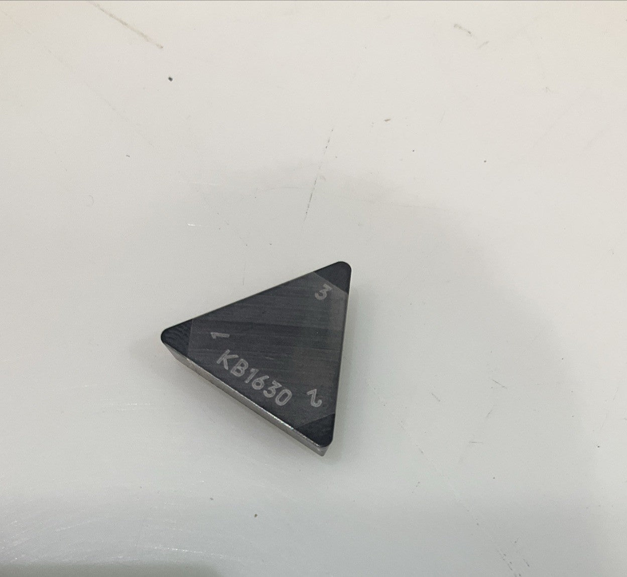KENNAMETAL TPG322S0415MT KB1630 PCBN TURNING INSERT LOT OF 2 Y2M