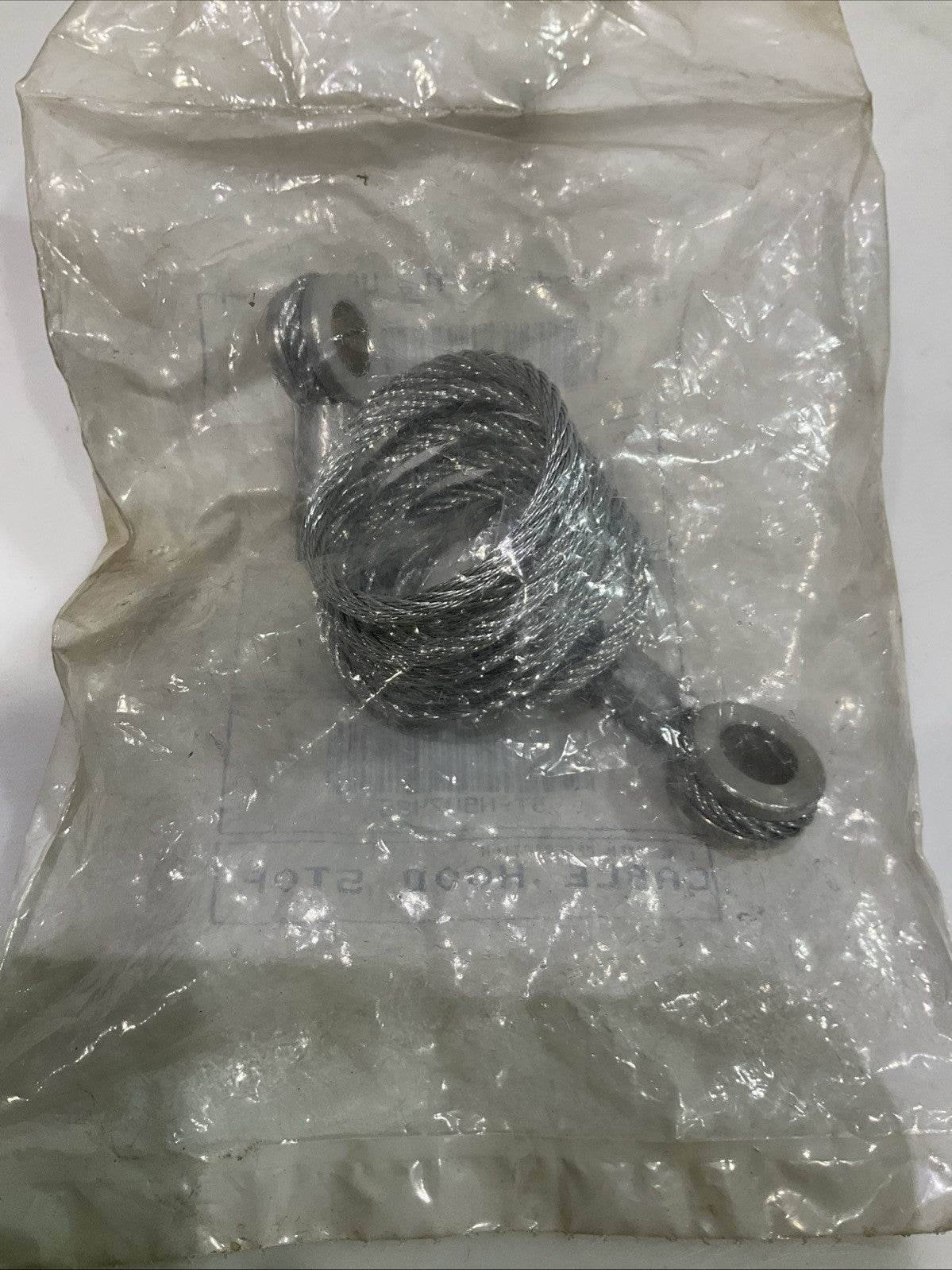 PERTERBILT L92-6017-1065 HOOD - STOP RESTRAINT CABLE Y2M
