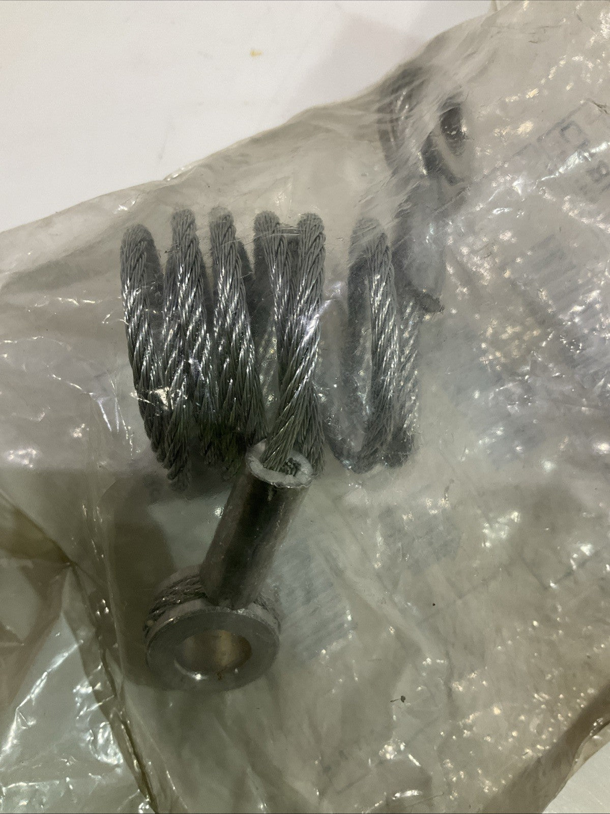 PERTERBILT L92-6017-1065 HOOD - STOP RESTRAINT CABLE Y2M