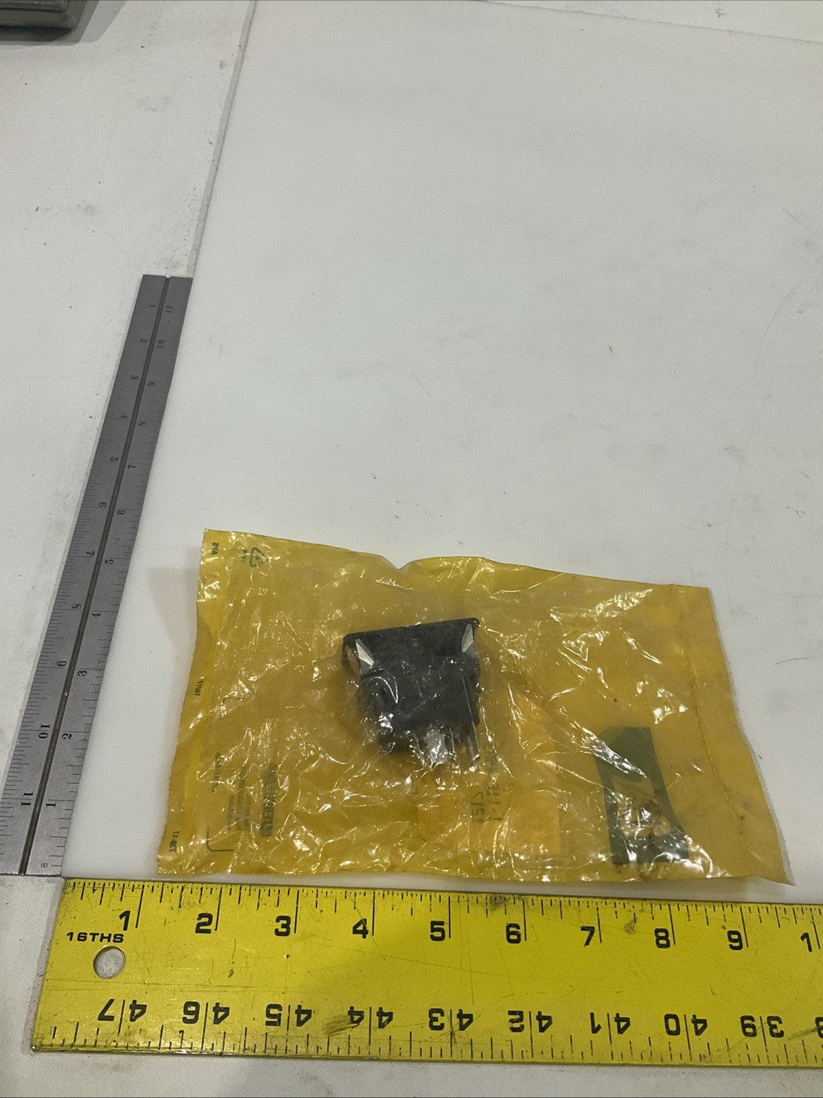 CAT-CATERPILLAR 116-4503 TERMINAL BLADE ILLUMINATED BASIC SWITCH QTY 2 Y2M