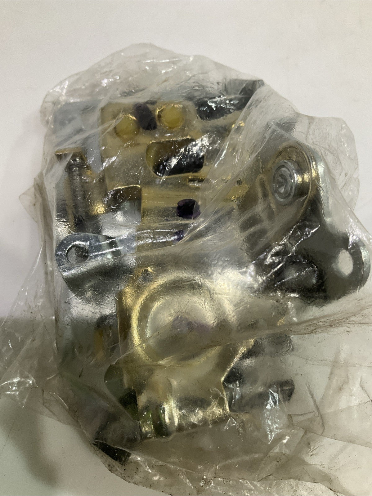 GM-GENUINE 1663-1627 FRONT LEFT SIDE DOOR LOCK LATCH ASSEMBLY Y2M