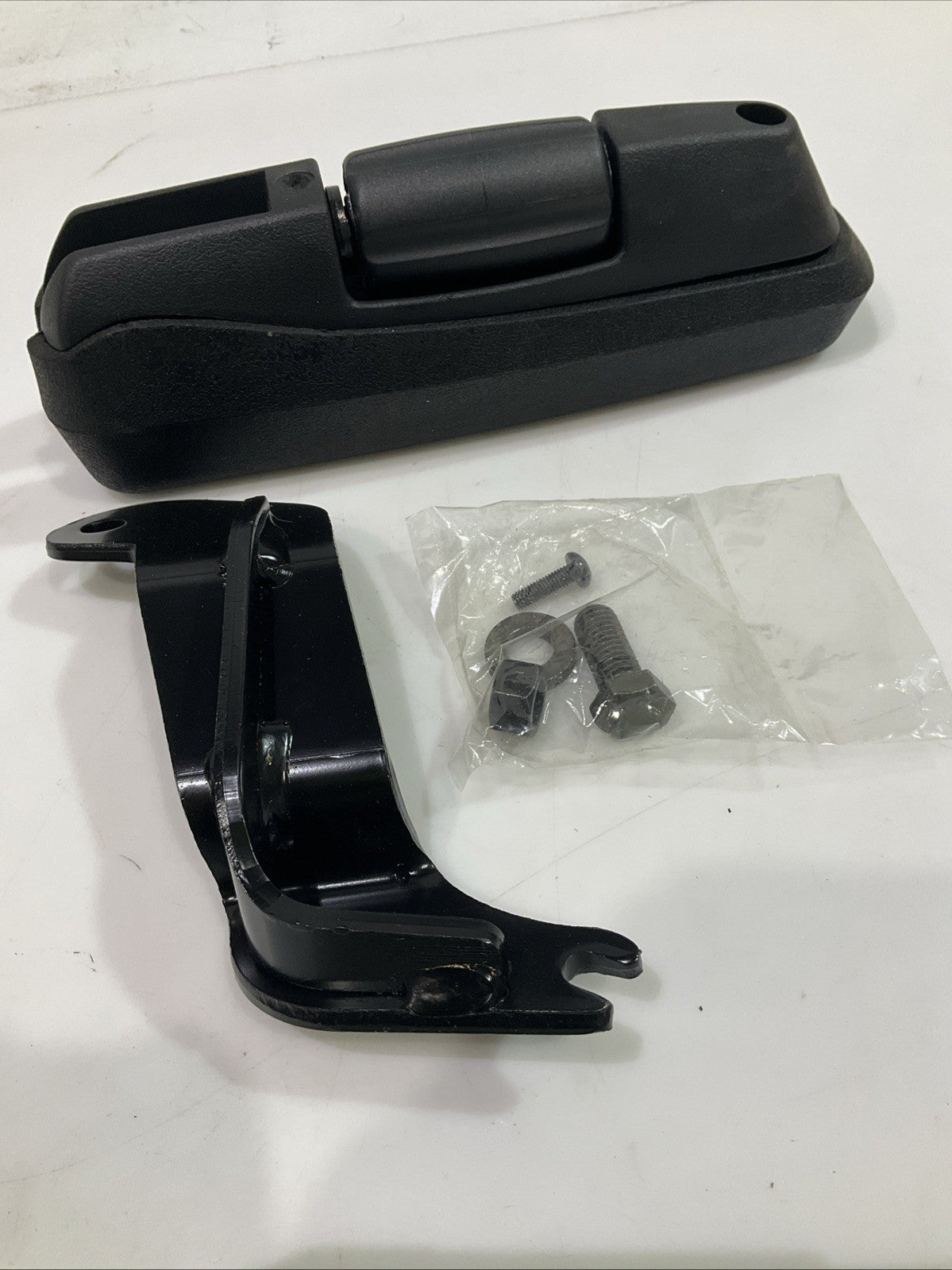 CAT- CATERPILLAR 292-1302 ARMRESTS ASSEMBLY RH Y2M
