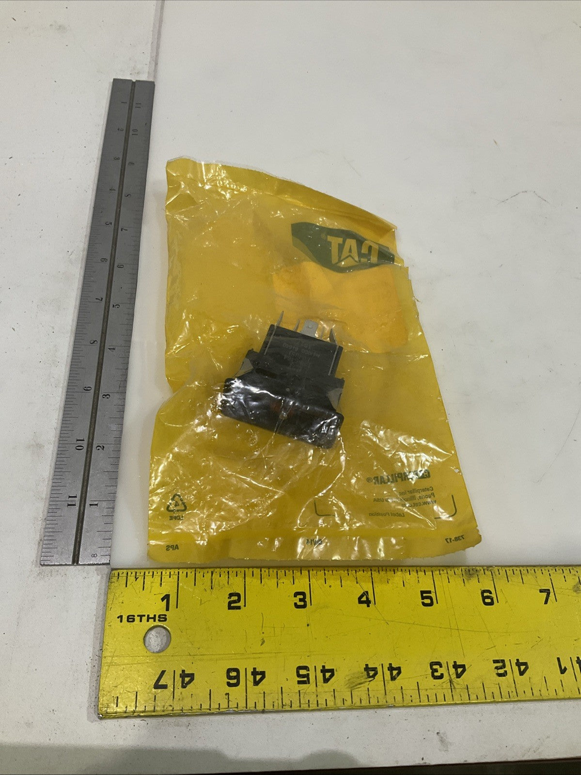 CAT-CATERPILLAR 129-6464 24 VOLTS ILLUMINATED SWITCH LOT OF 3 Y2M
