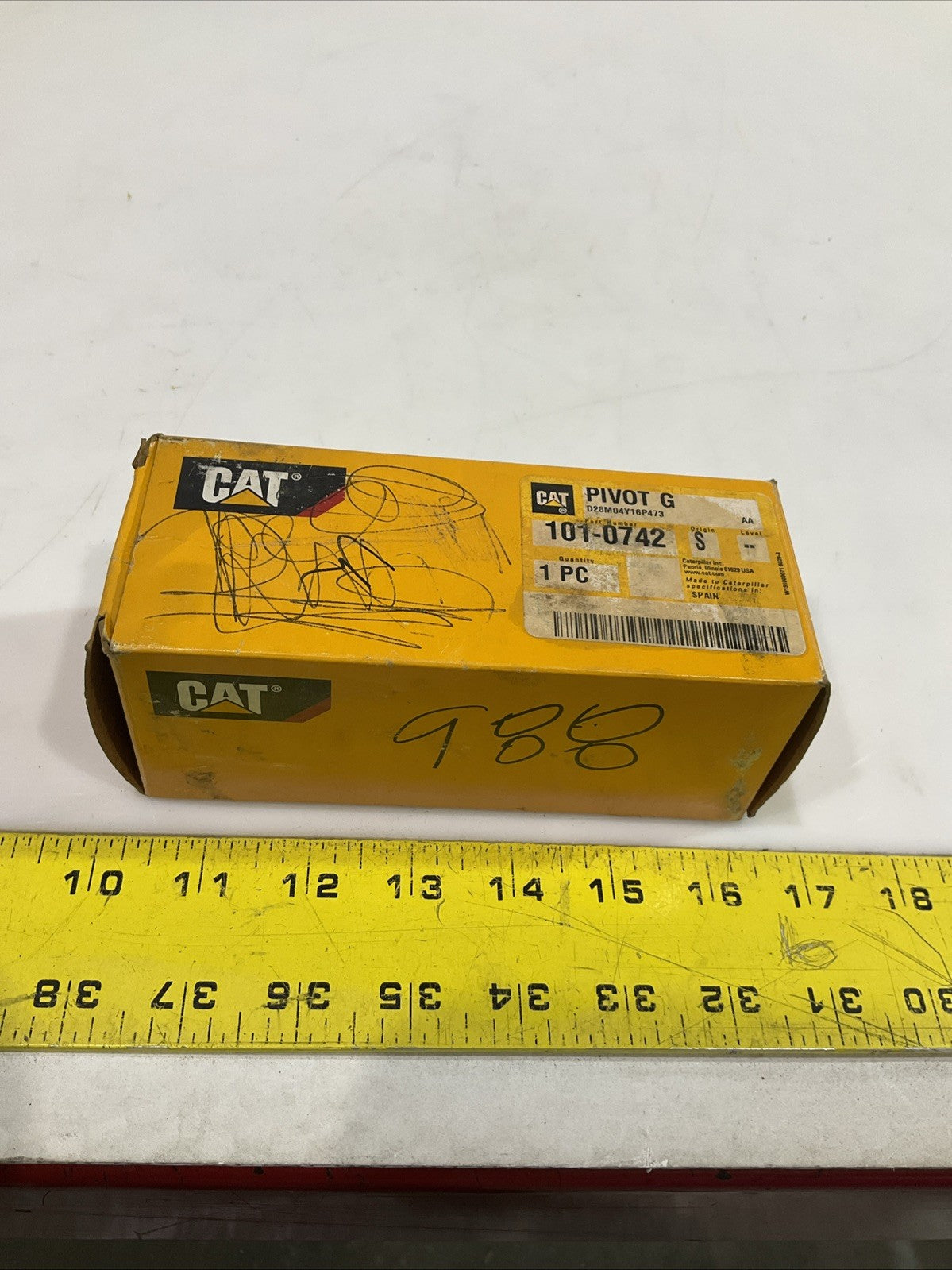 CAT - CATERPILLAR 101-0742 WINDSHIELD WIPER PIVOT Y2M