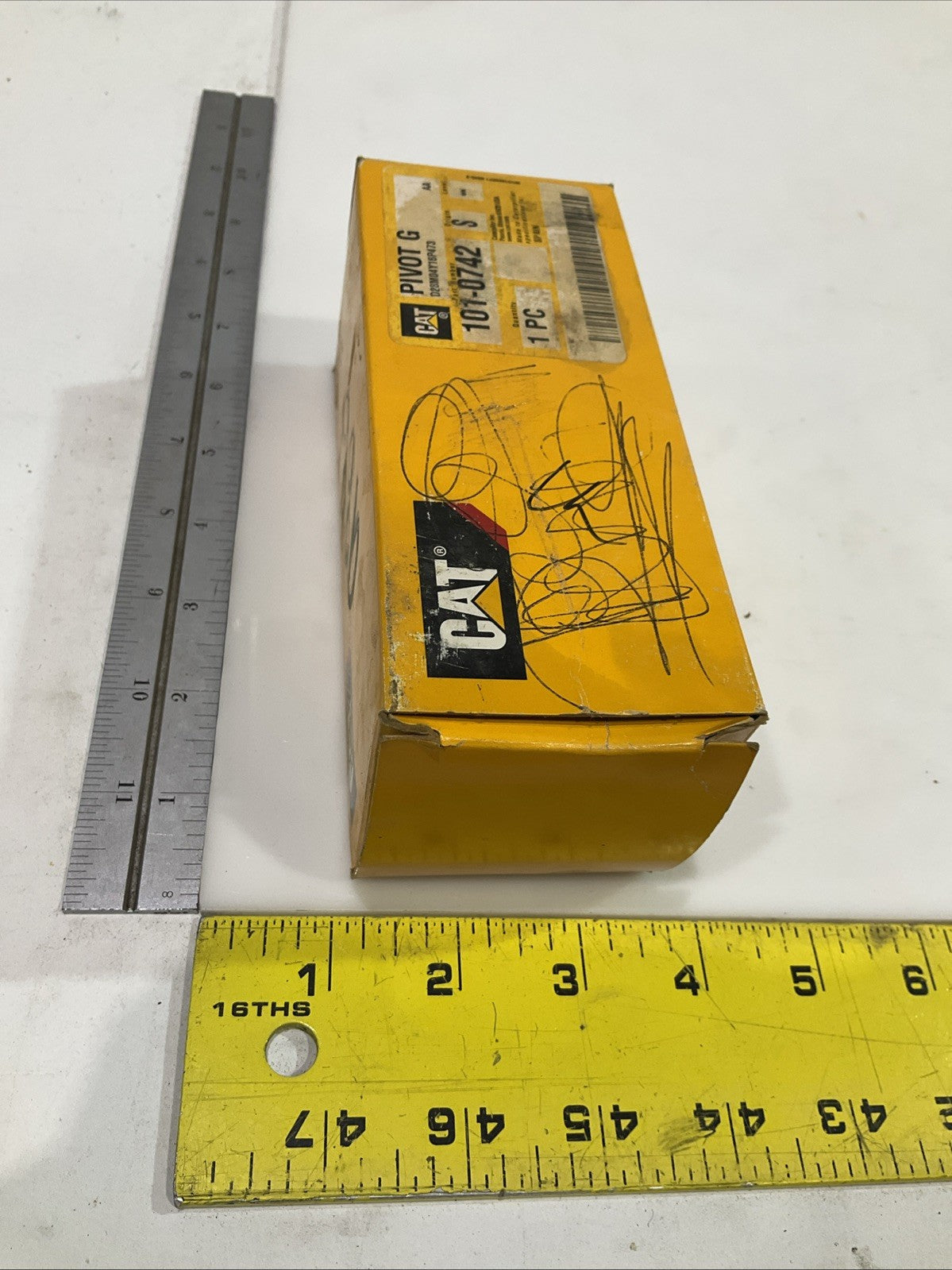 CAT - CATERPILLAR 101-0742 WINDSHIELD WIPER PIVOT Y2M