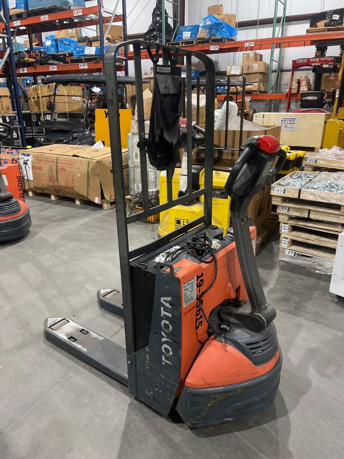 2019 TOYOTA PALLET JACK MODEL 8HBW23, ELECTRIC, 24V, MAX CAPACITY 4500LBS, RUNS