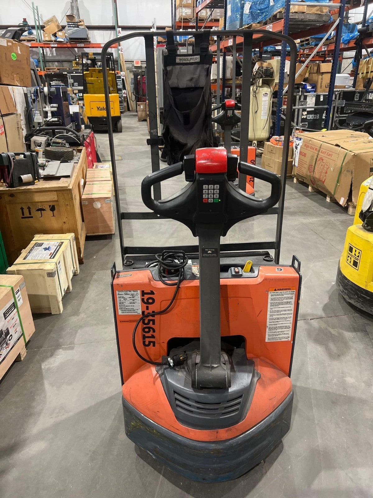 2019 TOYOTA PALLET JACK MODEL 8HBW23, ELECTRIC, 24V, MAX CAPACITY 4500LBS, RUNS