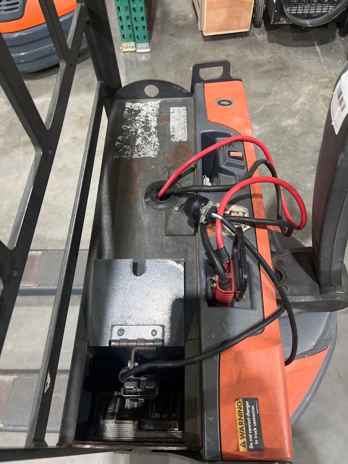 2017 TOYOTA PALLET JACK MODEL 8HBW23, ELECTRIC, 24V, MAX CAPACITY 4500LBS, LOW H