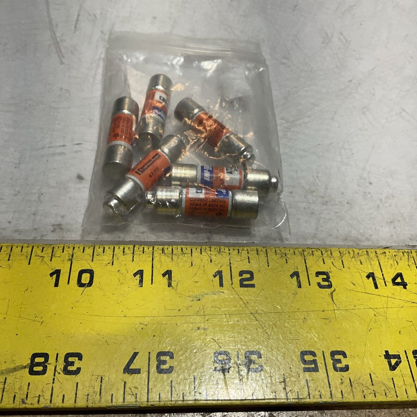 FERRAZ-SHAWMUT ATDR3 AMP-TRAP TIME DELAY LOT OF 6 U3S