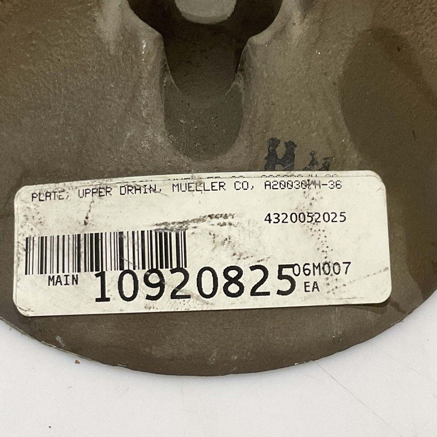 MUELLER CO A200301H-36 UPPER DRAIN PLATE 678