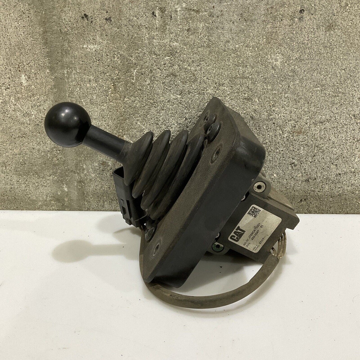 CAT 432-0047 CONTROL GROUP JOYSTICK 107