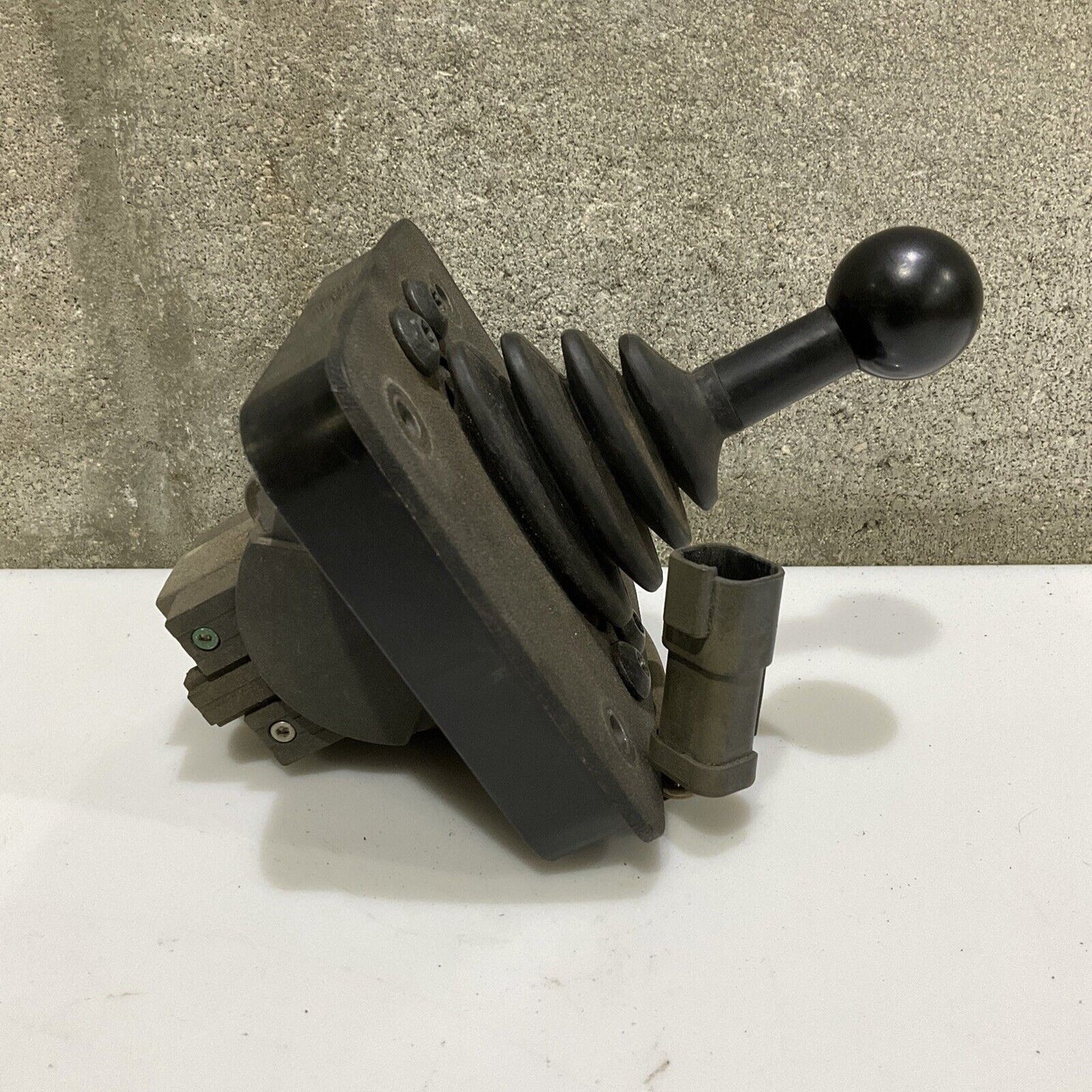 CAT 432-0047 CONTROL GROUP JOYSTICK 107