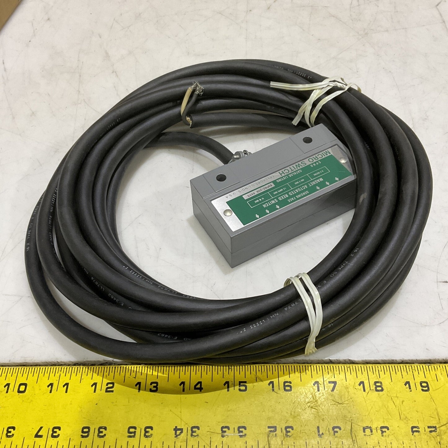 HONEYWELL MICROSWITCH 20FR2-25B 8635 MAGNET ACTUATED REED SWITCH 373