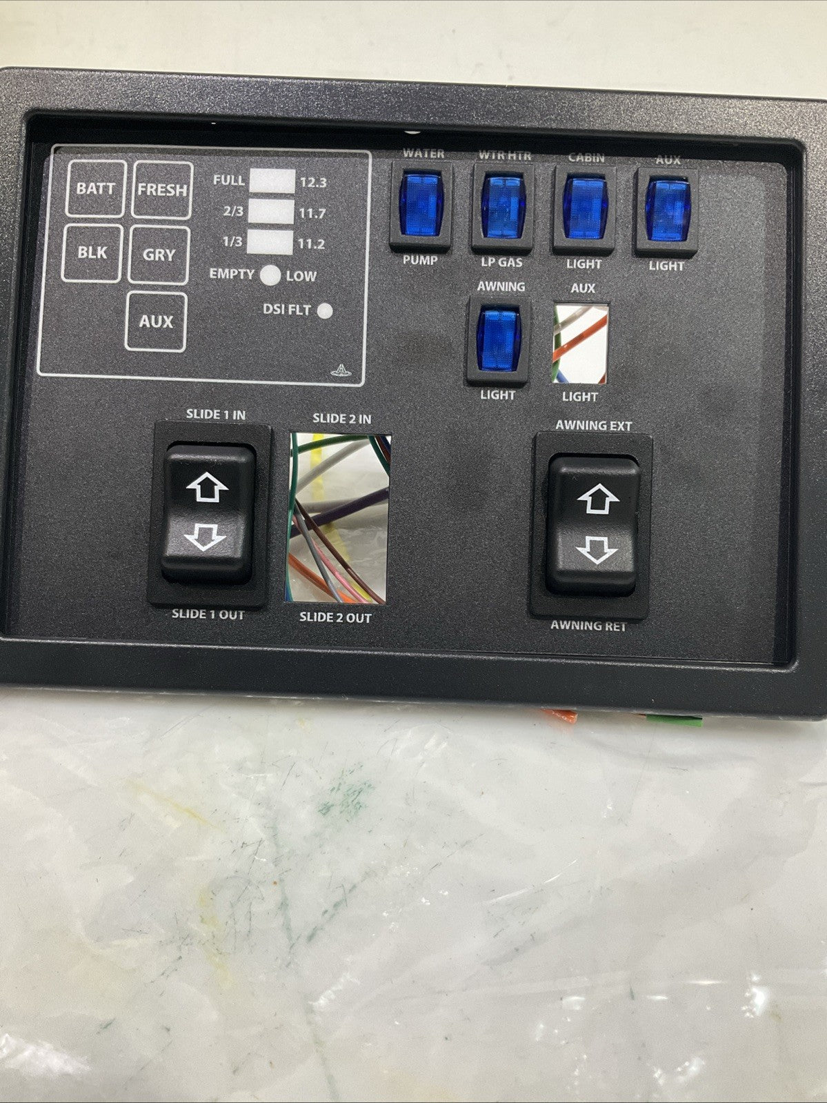 AMERICAN TECHNOLOGY COMPONENTS RV AT-MSP-267 MULTI-SWITCH CONTROL PANNEL Y2M