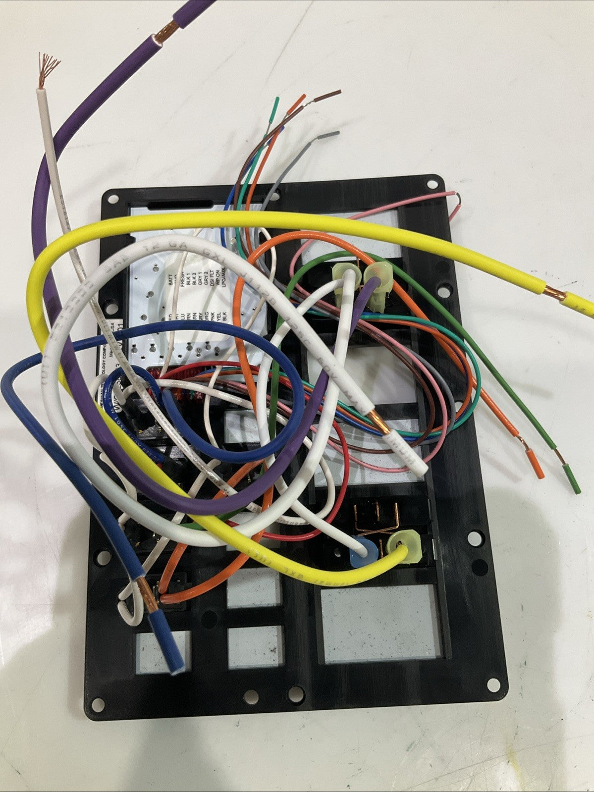 AMERICAN TECHNOLOGY COMPONENTS RV AT-MSP-267 MULTI-SWITCH CONTROL PANNEL Y2M